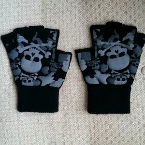 Skull Print Fingerless Gloves